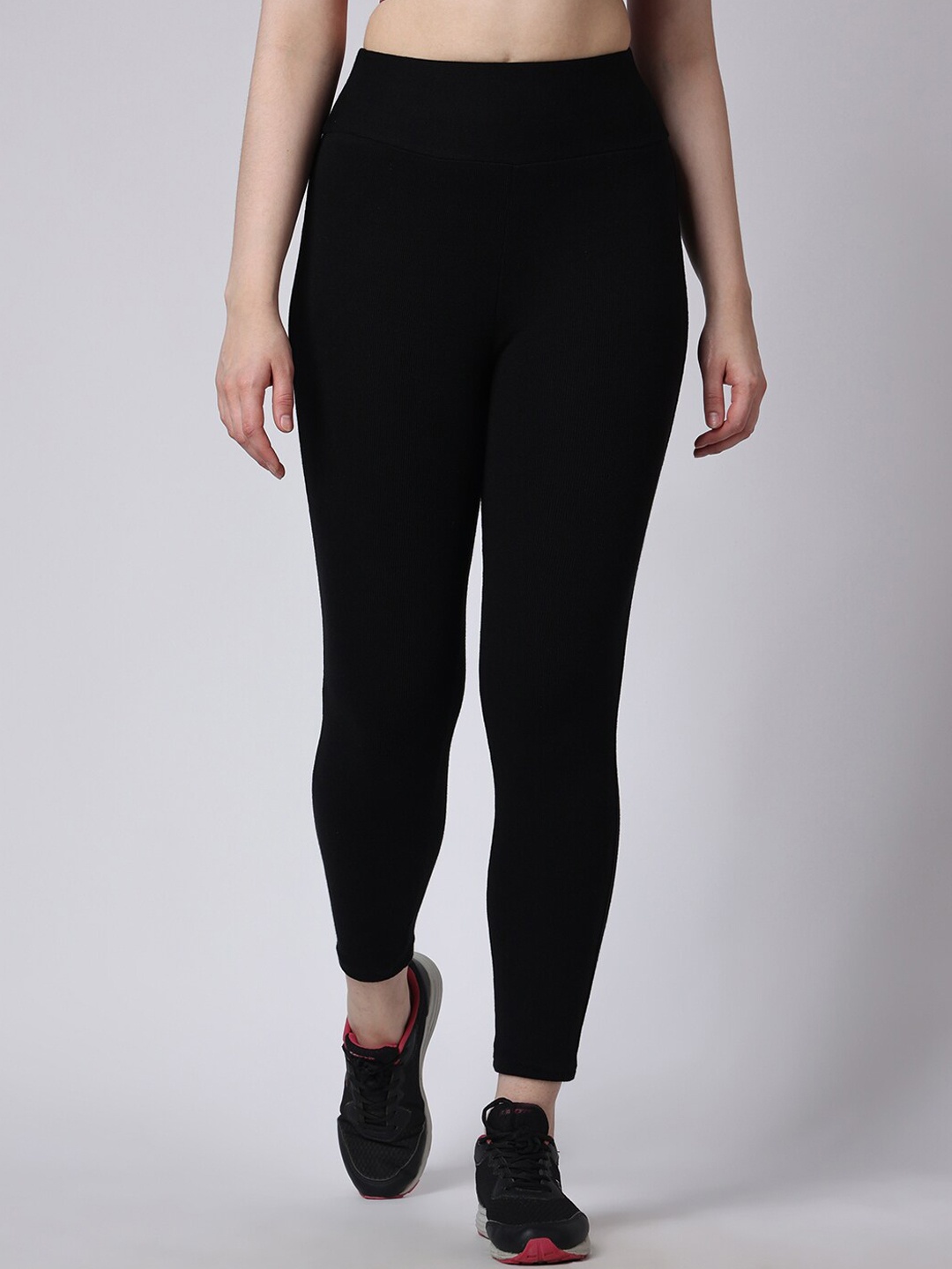 

The Label Bar Women Ribbed Cotton Leggings, Black