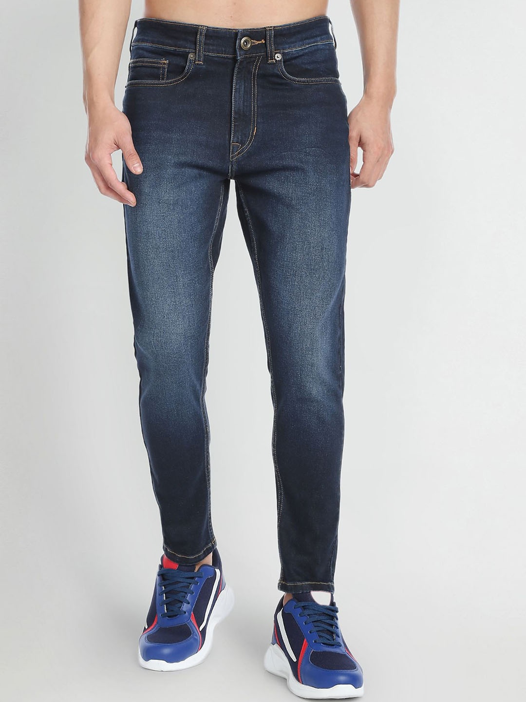 

Flying Machine Men Tapered Fit Light Fade Jeans, Navy blue