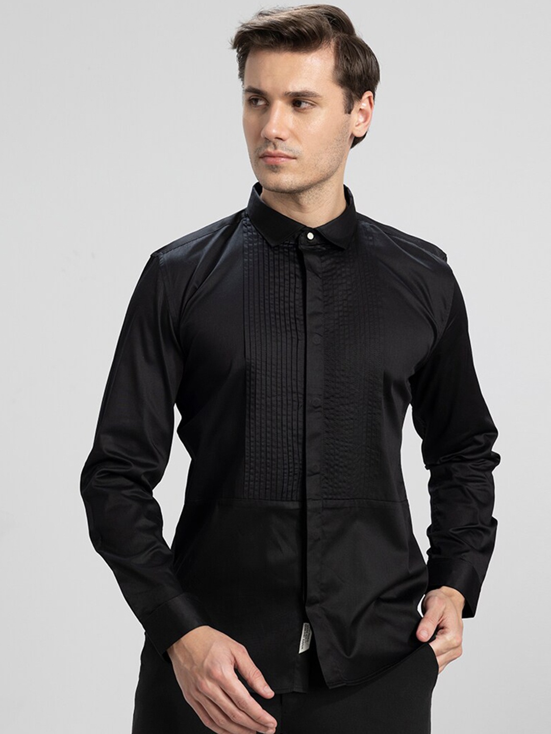 

Snitch Pin Tucks Spread Collar Cotton Slim Fit Casual Shirt, Black