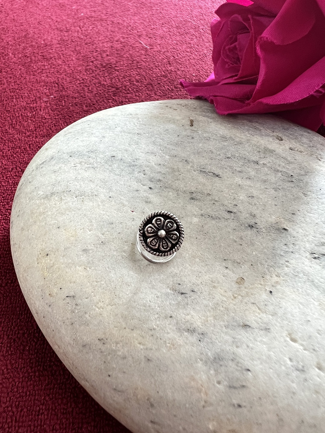 

Arte Jewels Silver-Plated Oxidised Floral Nosepin