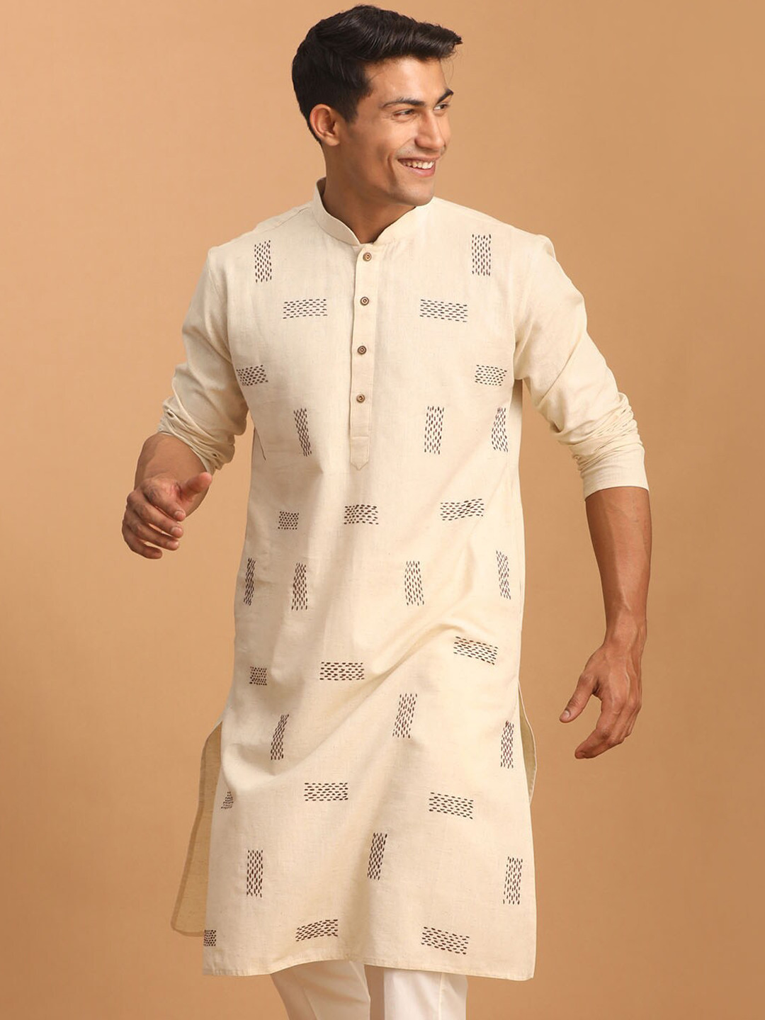

VASTRAMAY Mandarin Collar Thread Work Pure Cotton Kurta, Cream