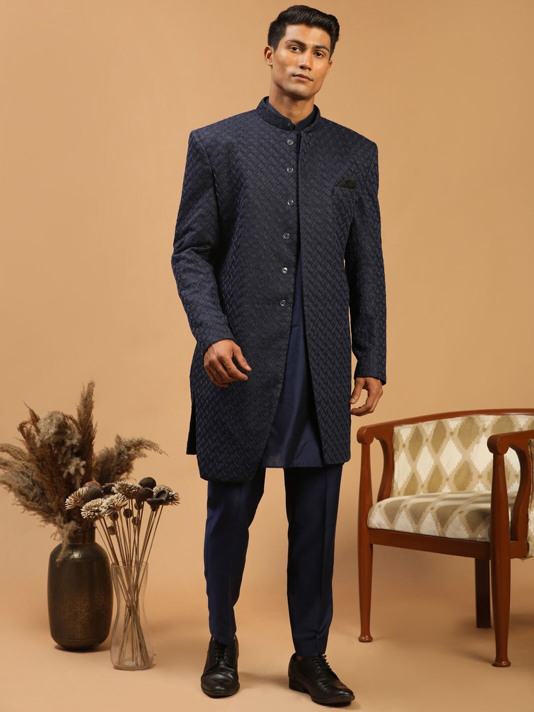 

VASTRAMAY Sherwani Kurta & Trousers, Navy blue