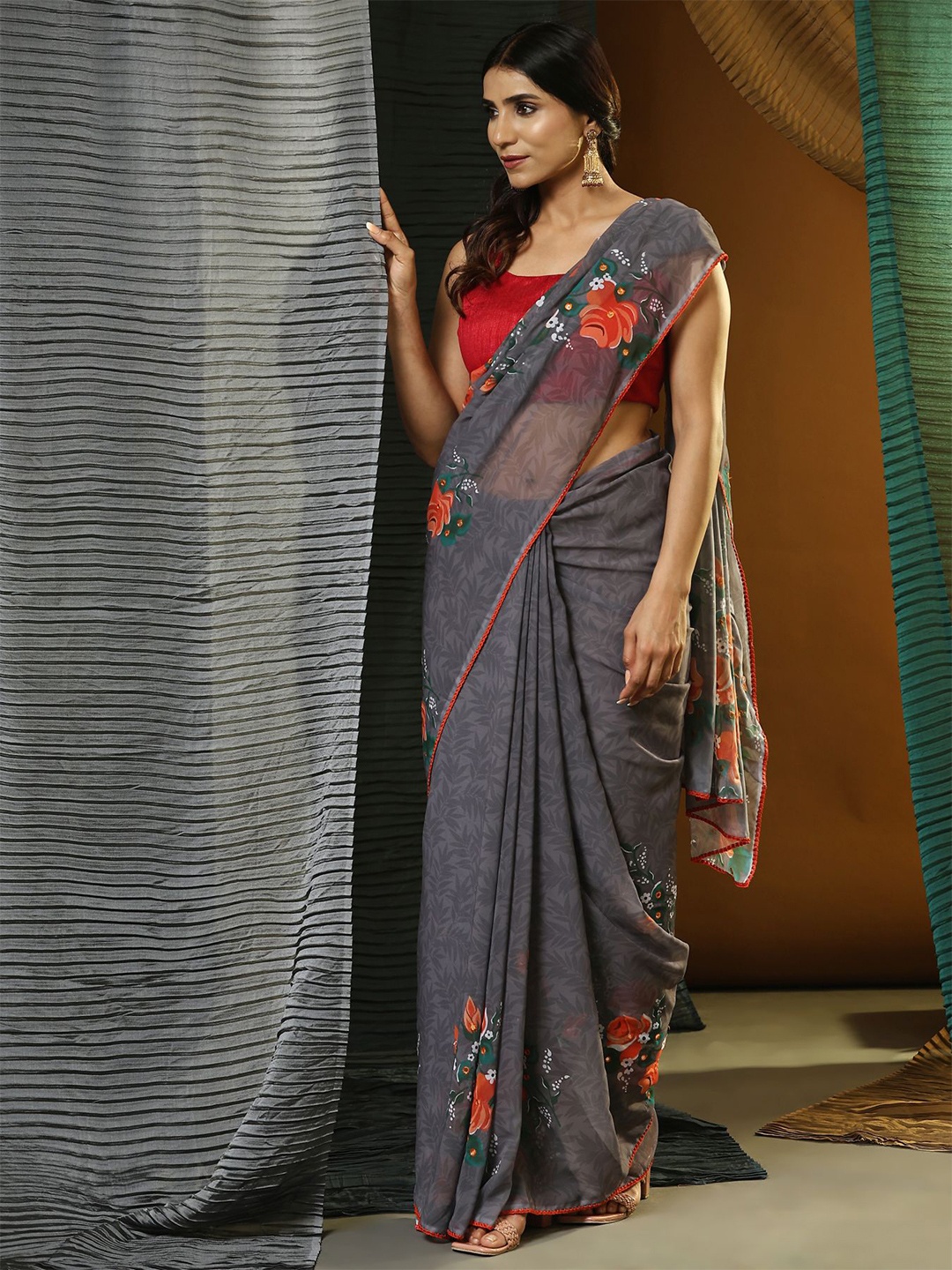 

Vastrasky Floral Printed Pure Georgette Saree, Grey