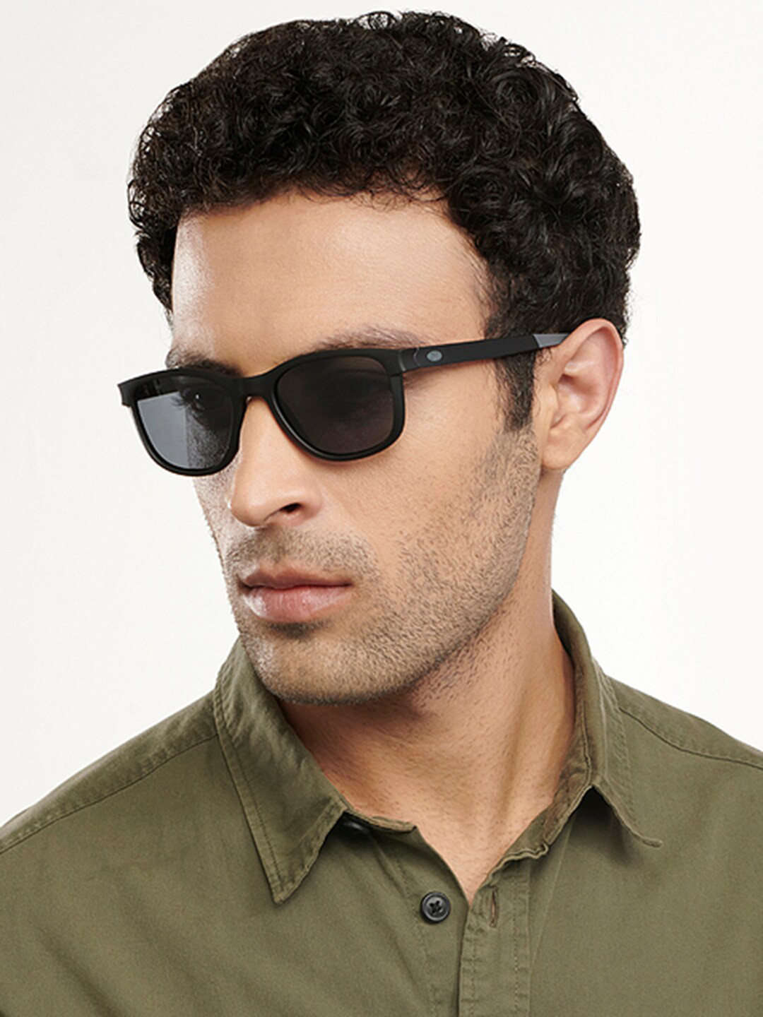 

Vincent Chase Lens & Wayfarer Sunglasses With Polarised & UV Protected Lens, Grey