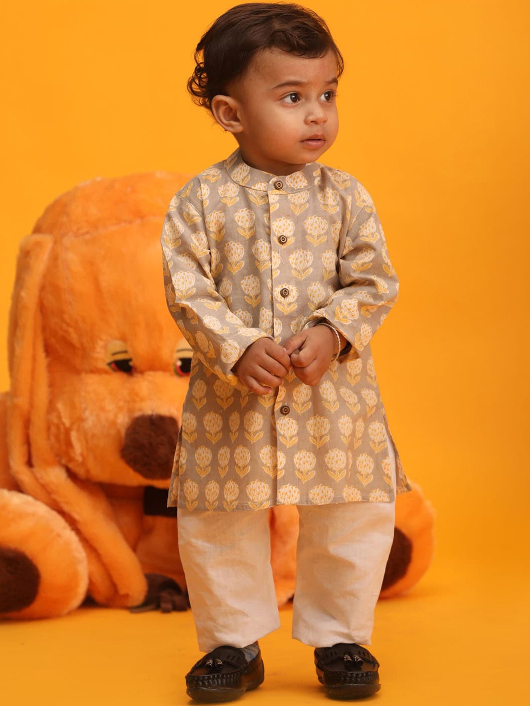 

VASTRAMAY Boys Floral Printed Regular Kurta With Pyjamas, Grey