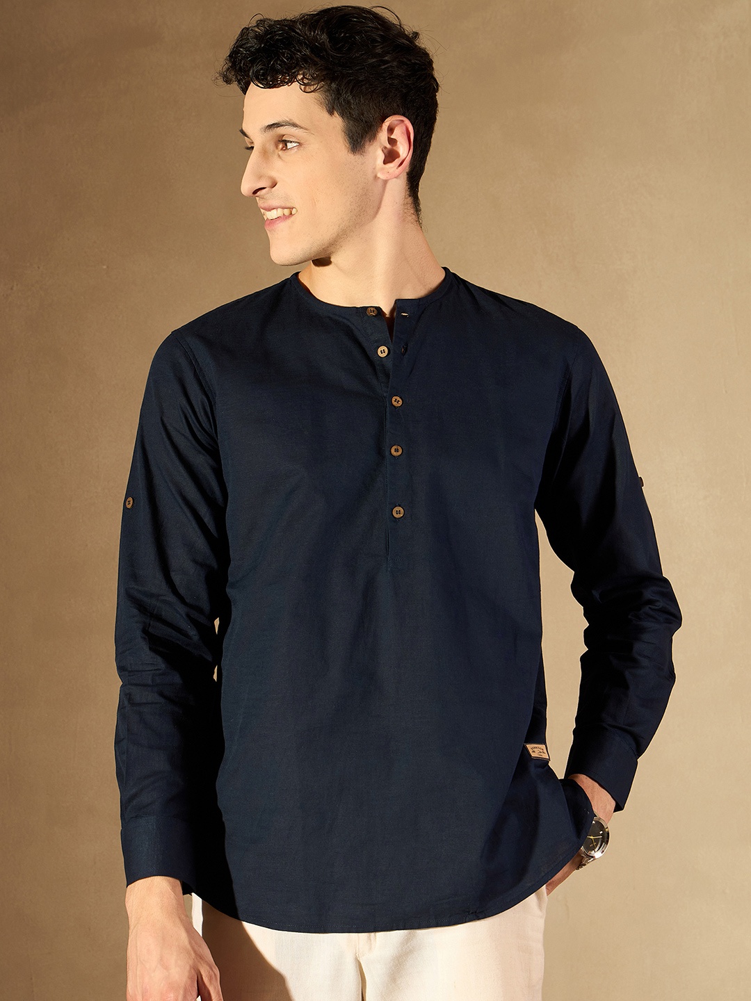 

DENNISON Men Solid Linen Kurta, Navy blue