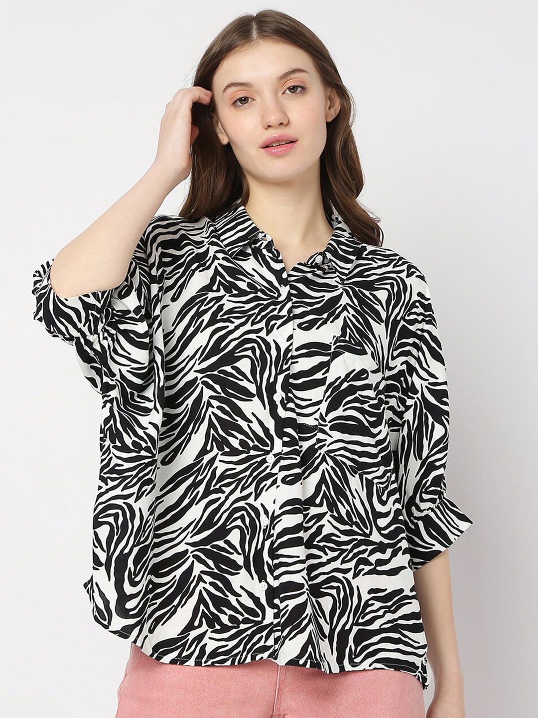 

Vero Moda Spread Collar Abstract Printed Casual Shirt, White