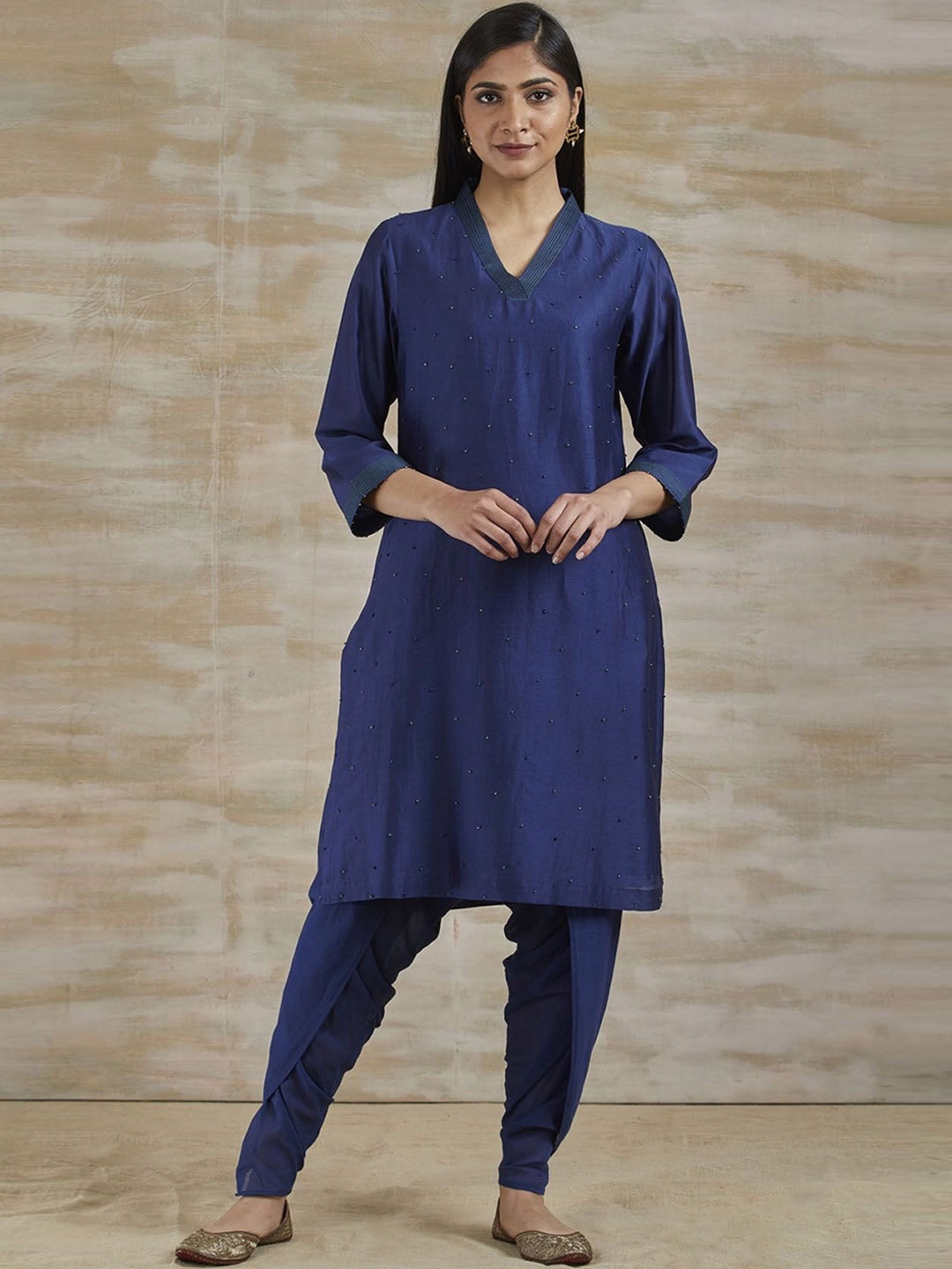 

SMRITI GUPTA Embroidered Beads V-Neck Regular Chanderi Cotton Kurta With Dhoti Pants, Navy blue