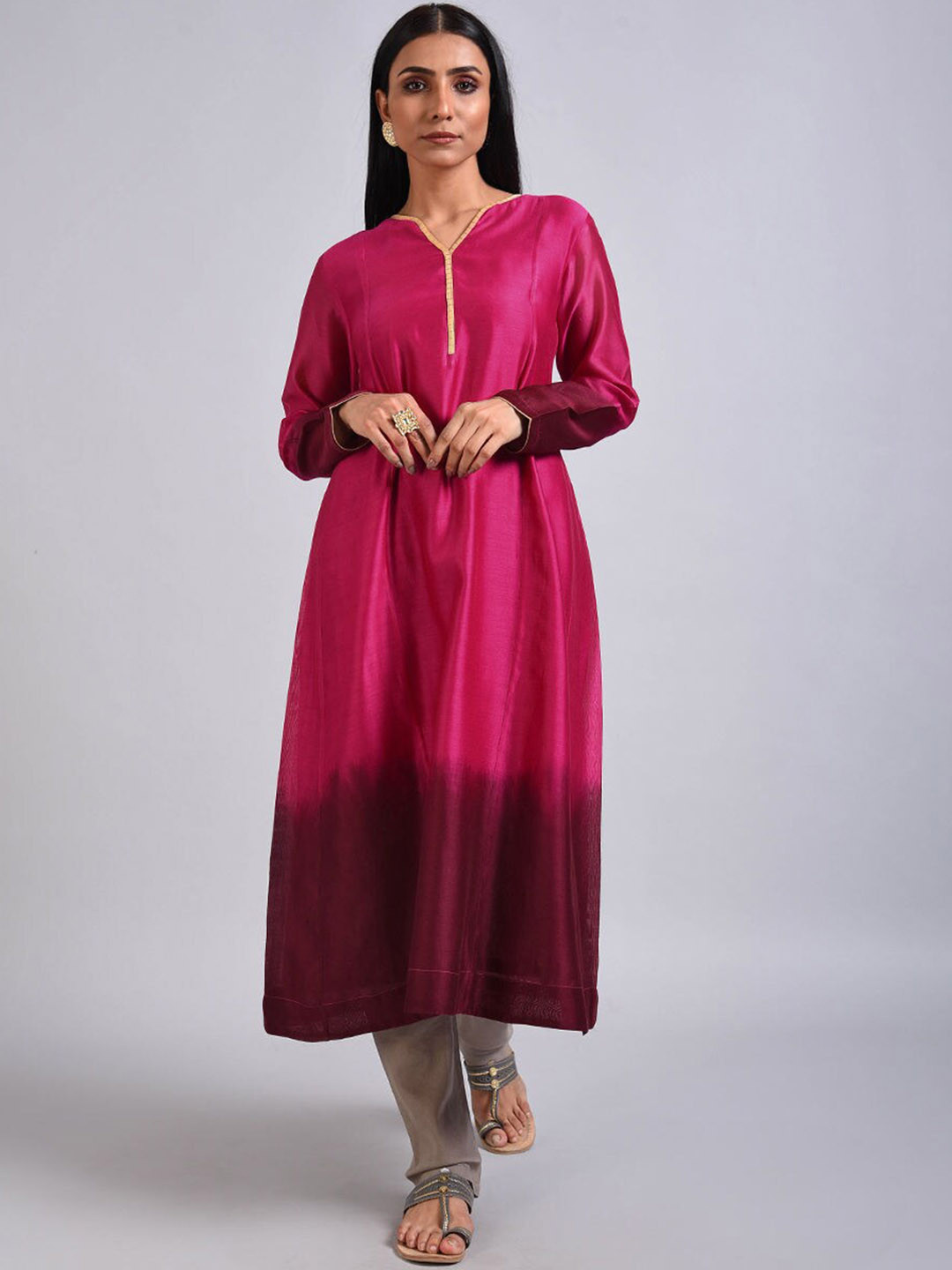 

SMRITI GUPTA Dip Dyed V-Neck Chanderi Cotton Kurta, Fuchsia