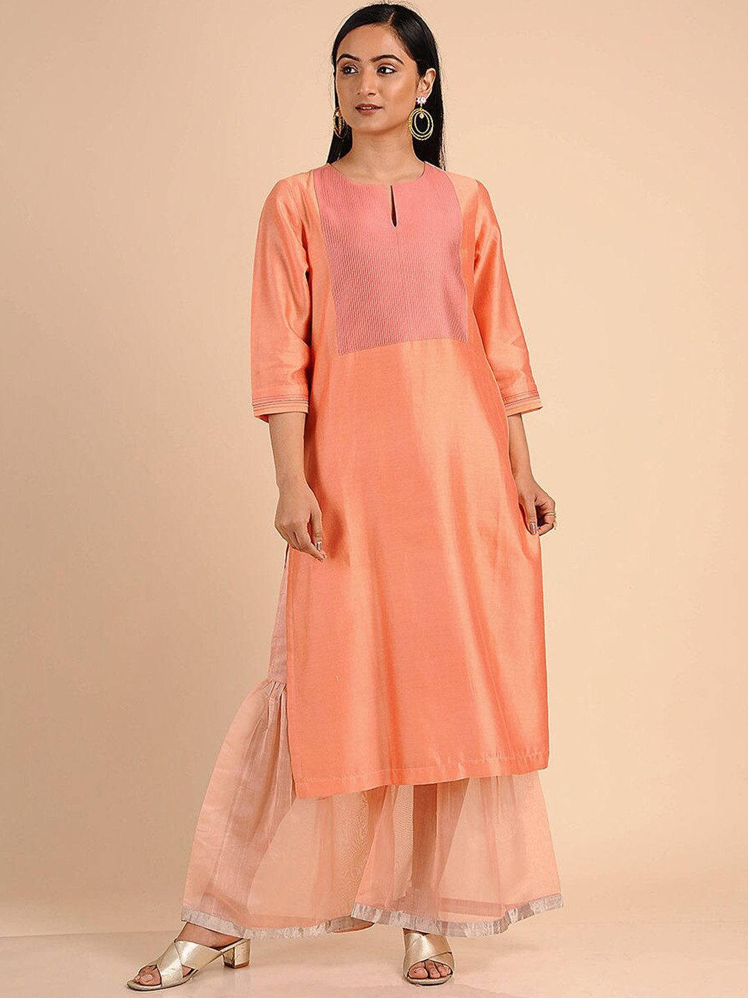 

SMRITI GUPTA Key Hole Neck Thread Work Chanderi Cotton Kurta, Orange