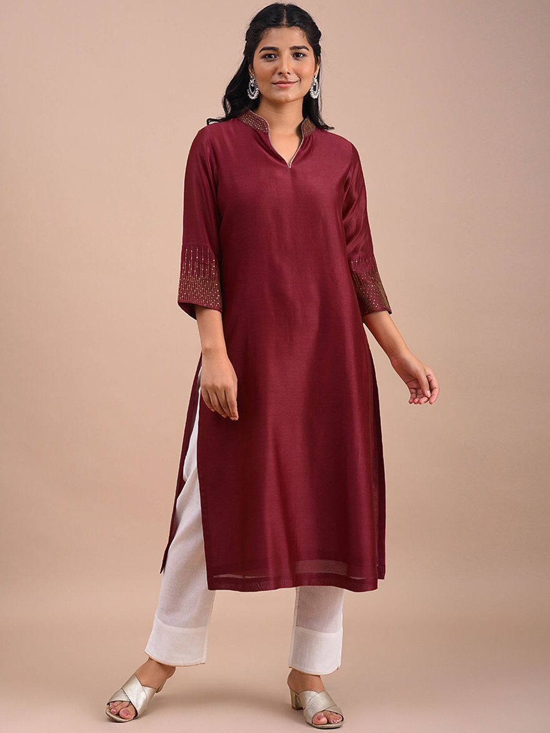 

SMRITI GUPTA Mandarin Collar Sequinned Chanderi Cotton Kurta, Maroon