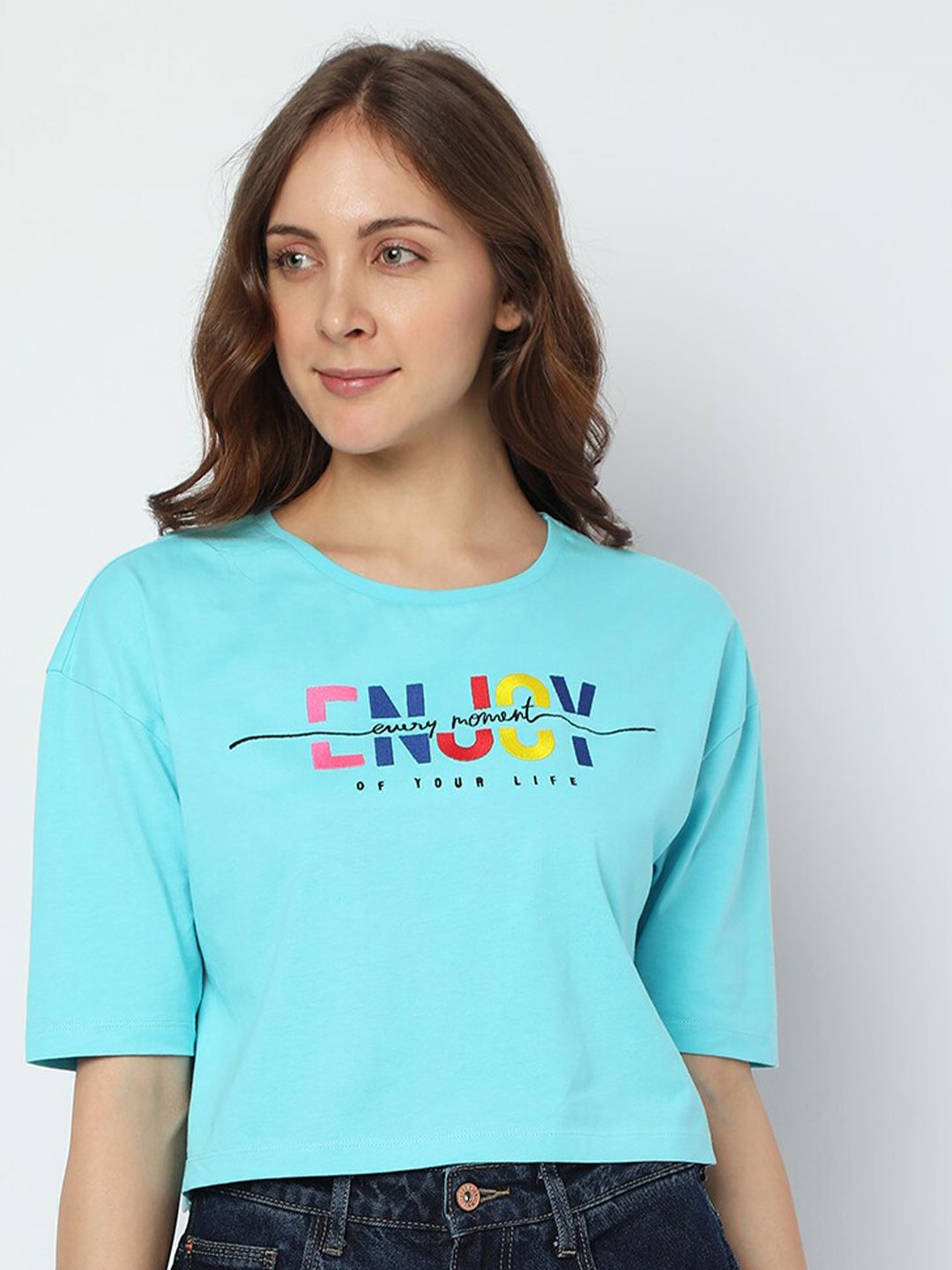 

Vero Moda Typography Printed Drop Shoulder Sleeves Crop T-shirt, Blue