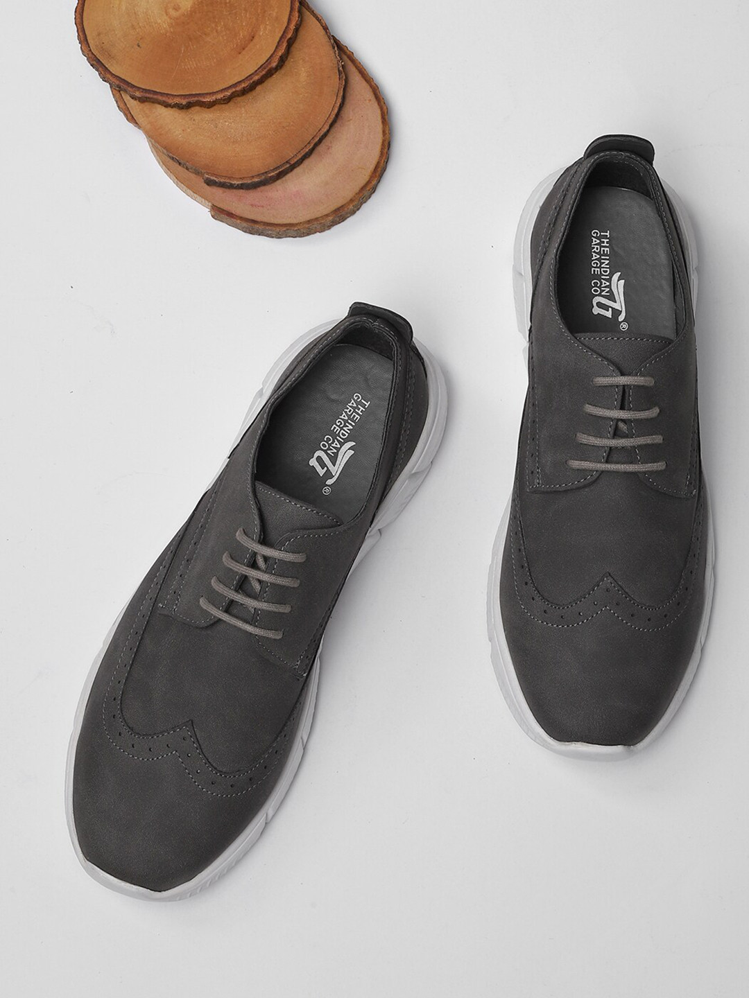 

The Indian Garage Co Men Textured Contrast Sole Sneakers, Grey
