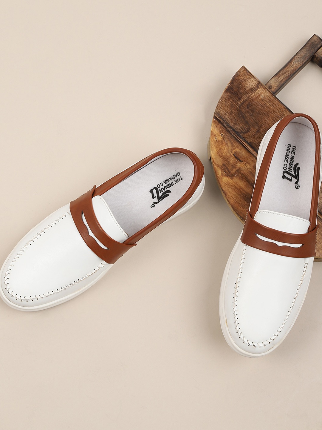 

The Indian Garage Co Men Colourblocked Comfort Insole Penny Loafers, White