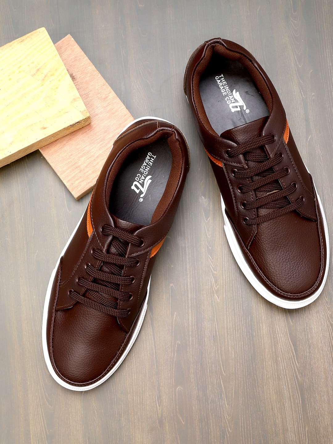 

The Indian Garage Co Men Textured Contrast Sole Sneakers, Brown