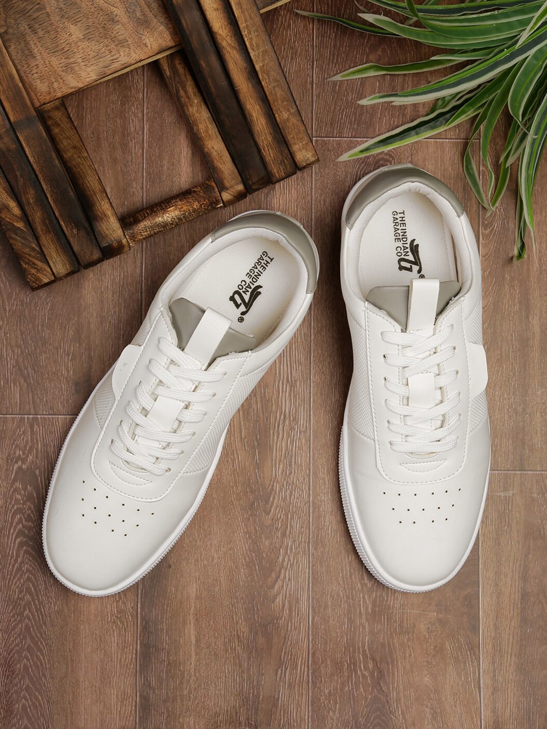 

The Indian Garage Co Men Perforations Contrast Sole Sneakers, White