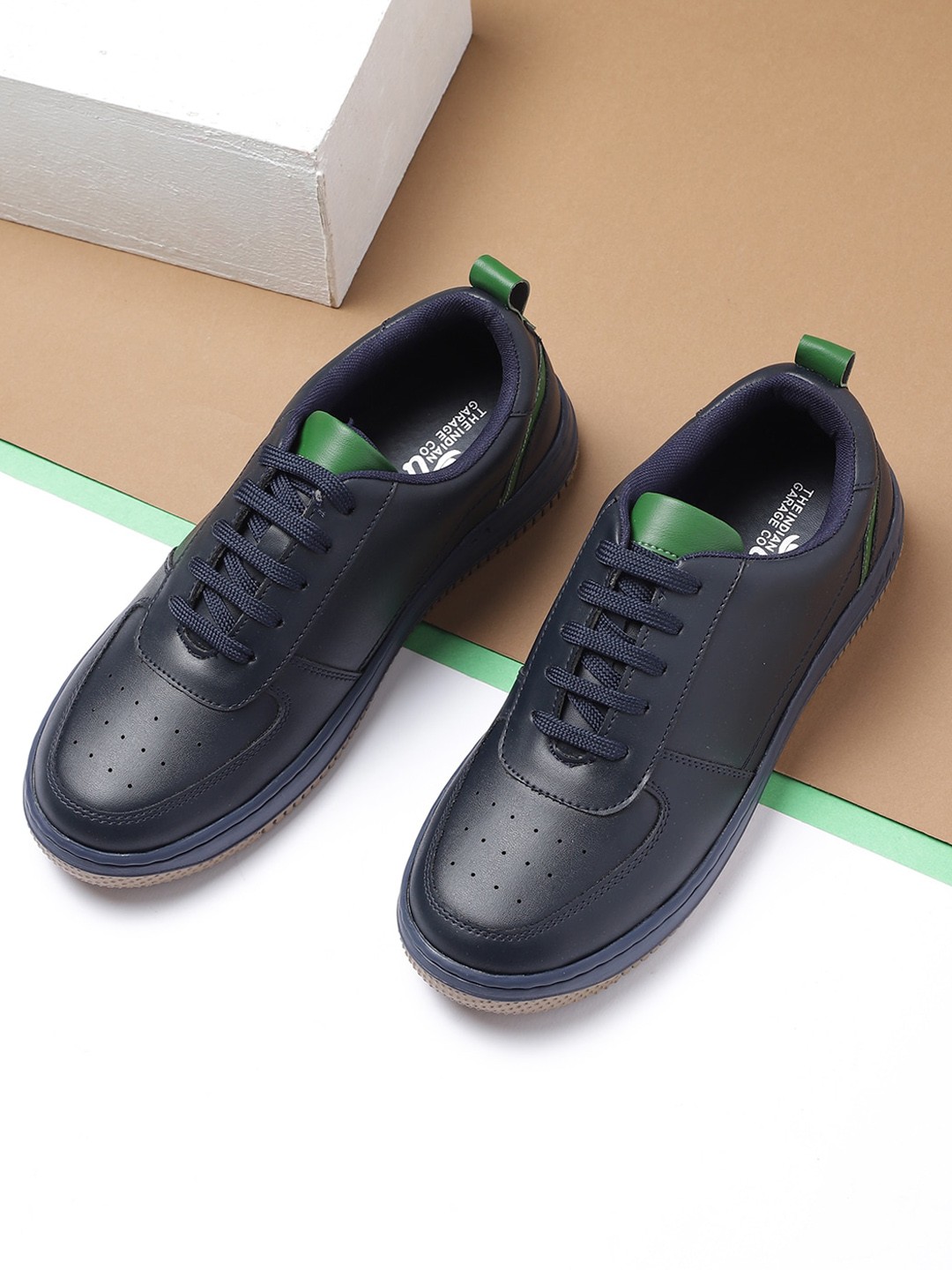 

The Indian Garage Co Men Perforations Basics Sneakers, Navy blue