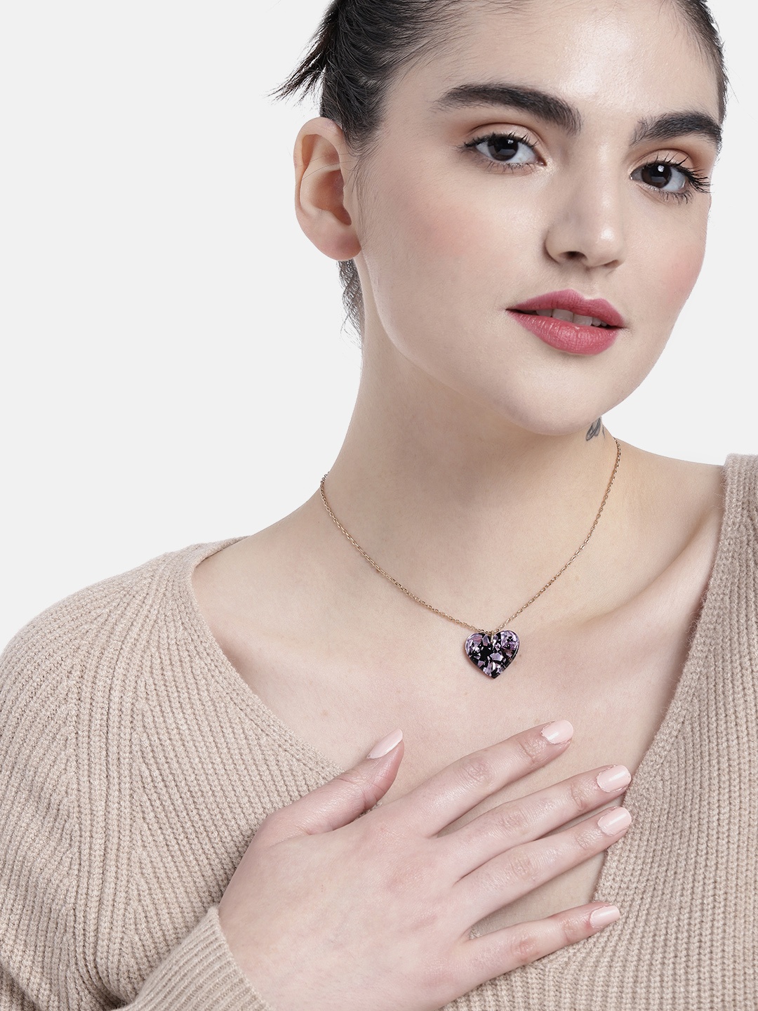 

DressBerry Women Heart-Shaped Pendant With Chain, Gold