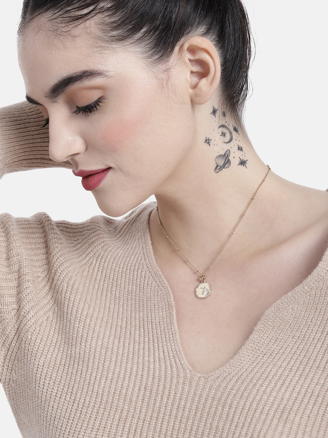 

DressBerry Women Circular Disk Pendant With Chain, Gold