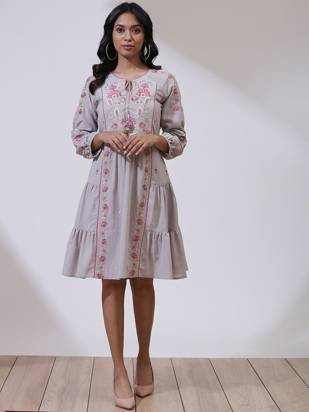 

Lakshita Plus size Floral Embroidered Tie-Up Neck A-Line Dress, Grey