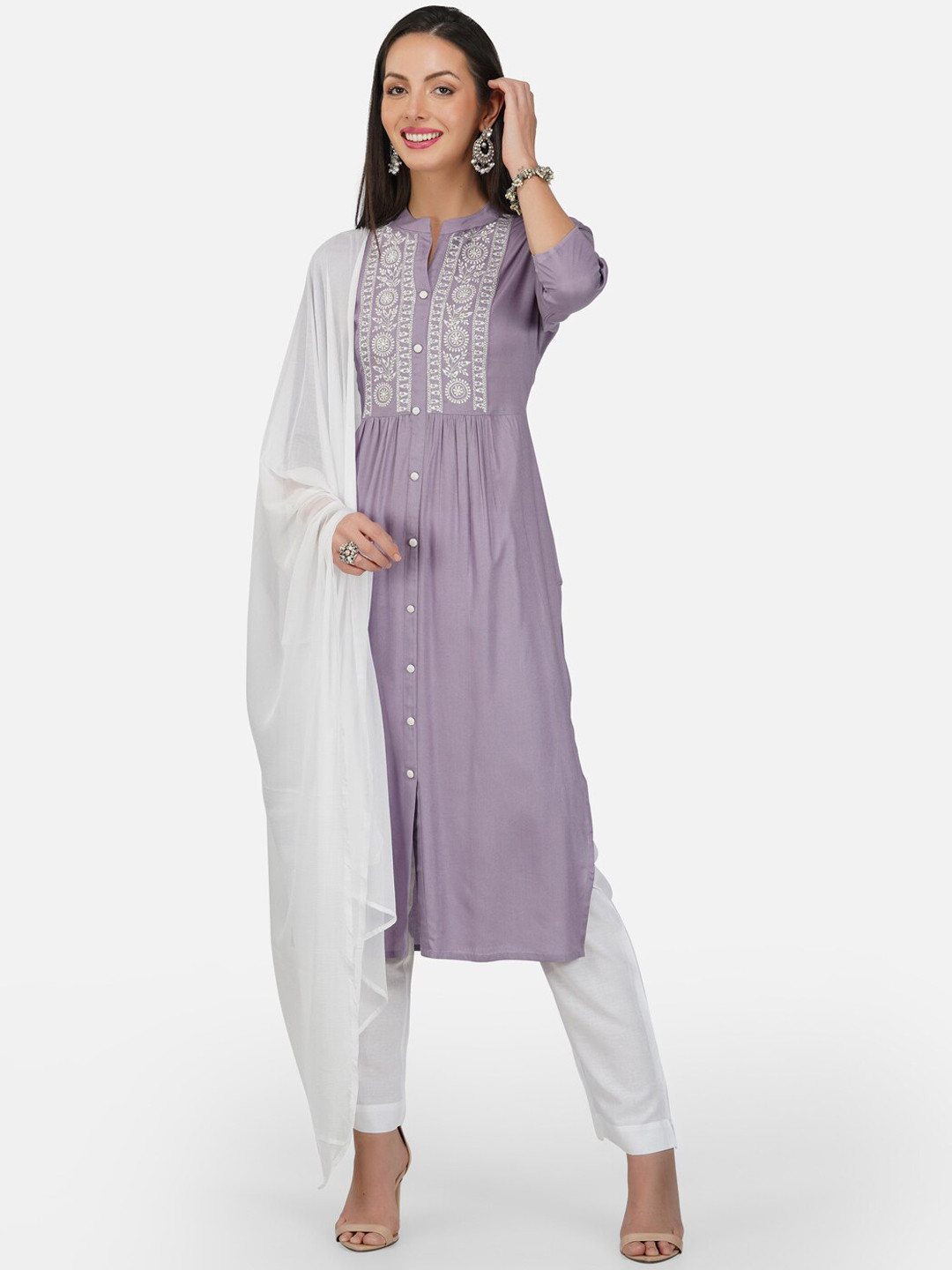 

METRO-FASHION Ethnic Motifs Yoke Design Regular Thread Work Kurta with Trousers & Dupatta, Lavender