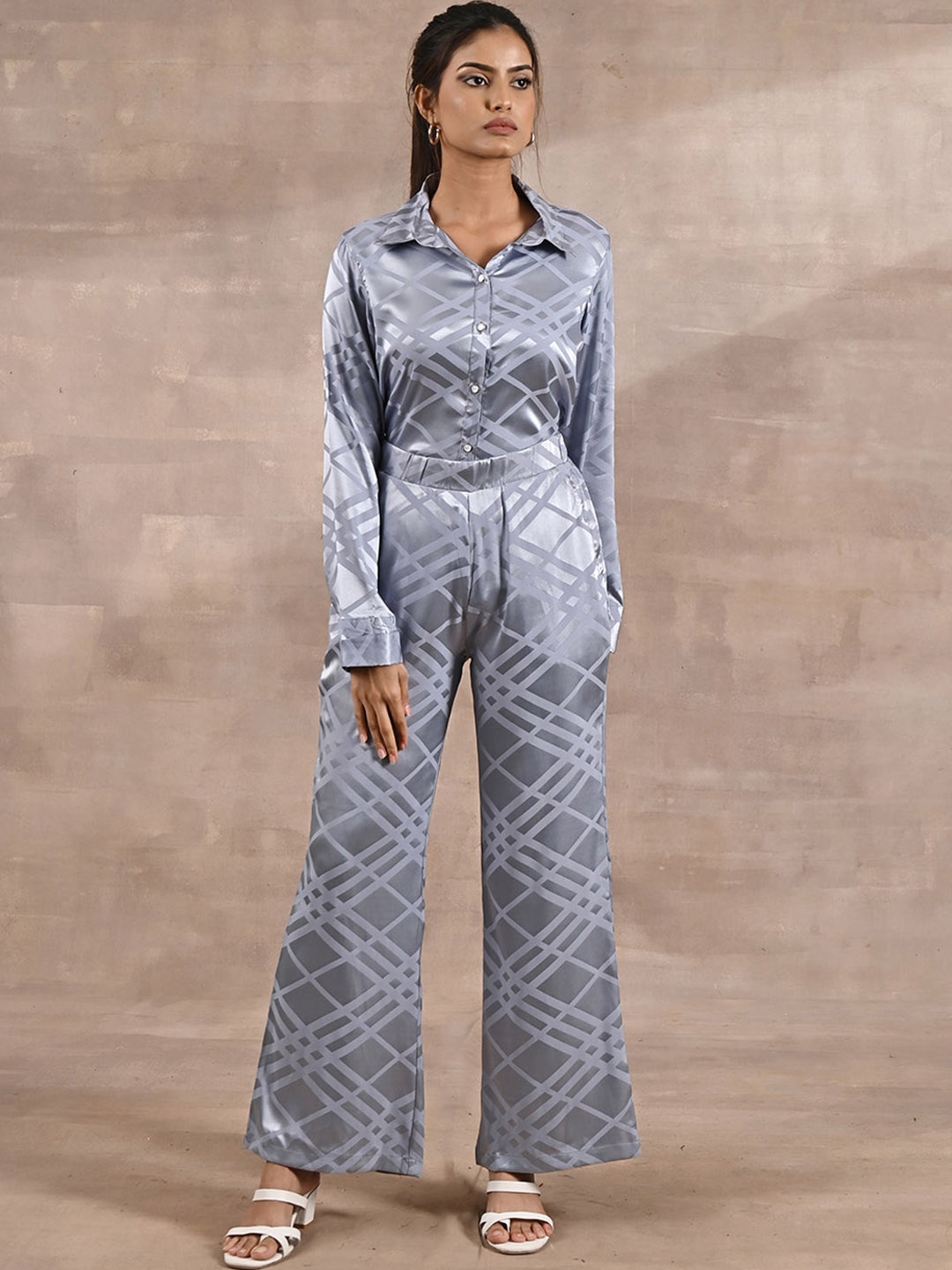 

Lakshita Checked Spread Collar Shirt & Palazzo, Grey