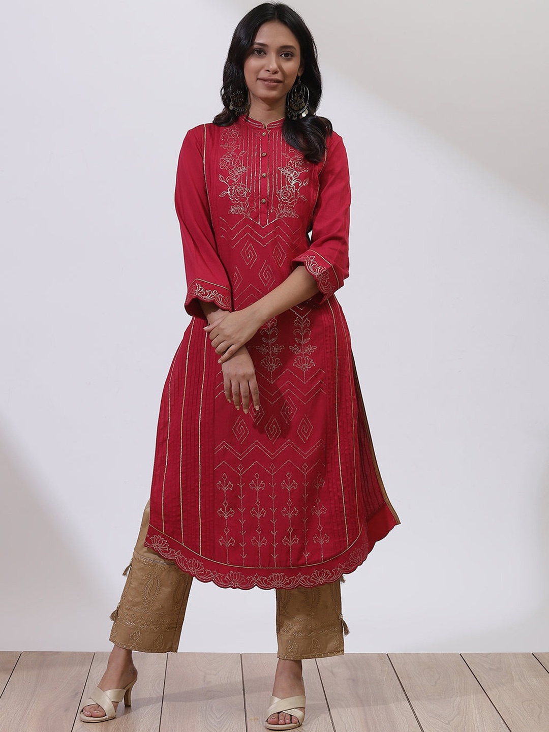 

Lakshita Embellished Mandarin Collar Panelled A-Line Pure Cotton Kurta, Red