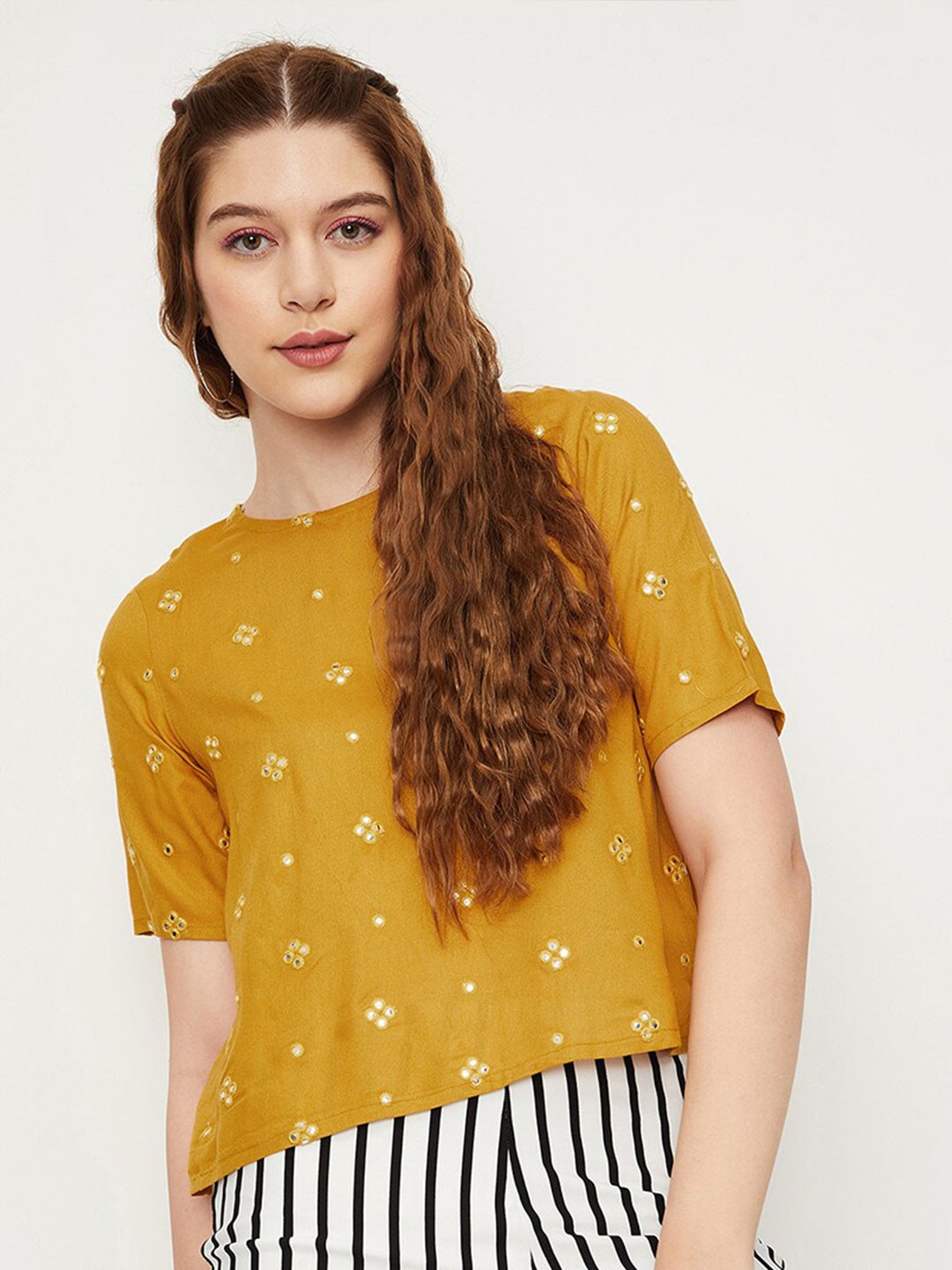 

max Embroidered Round Neck Crop Top, Yellow