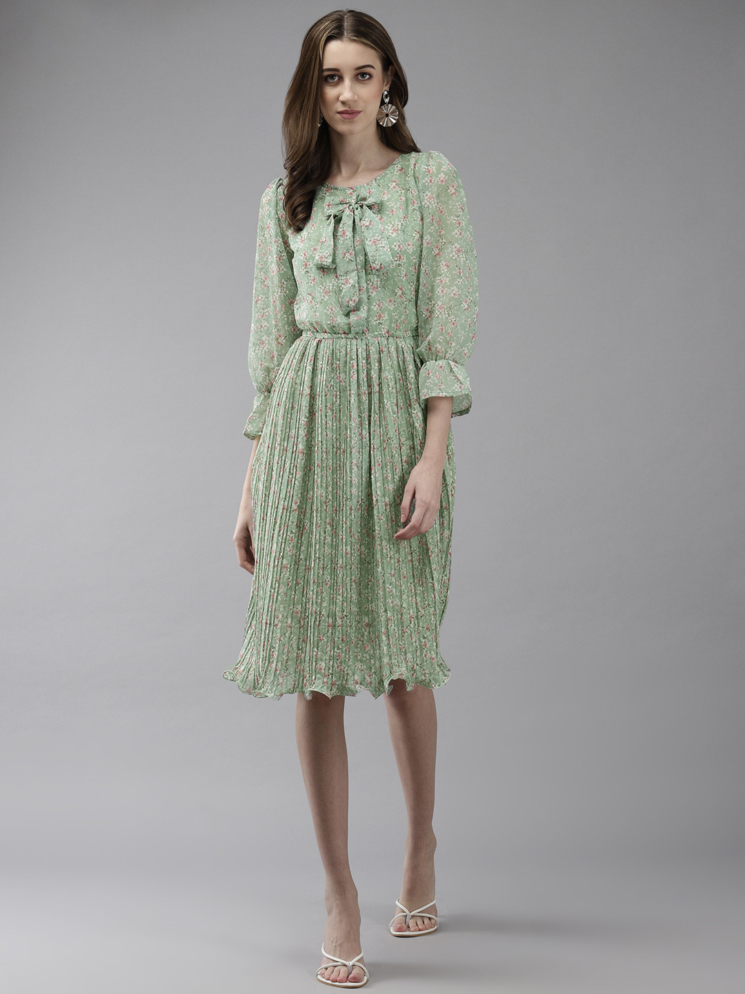 

Aarika Floral Print Tie-Up Neck Bell Sleeve Georgette Fit & Flare Dress, Green