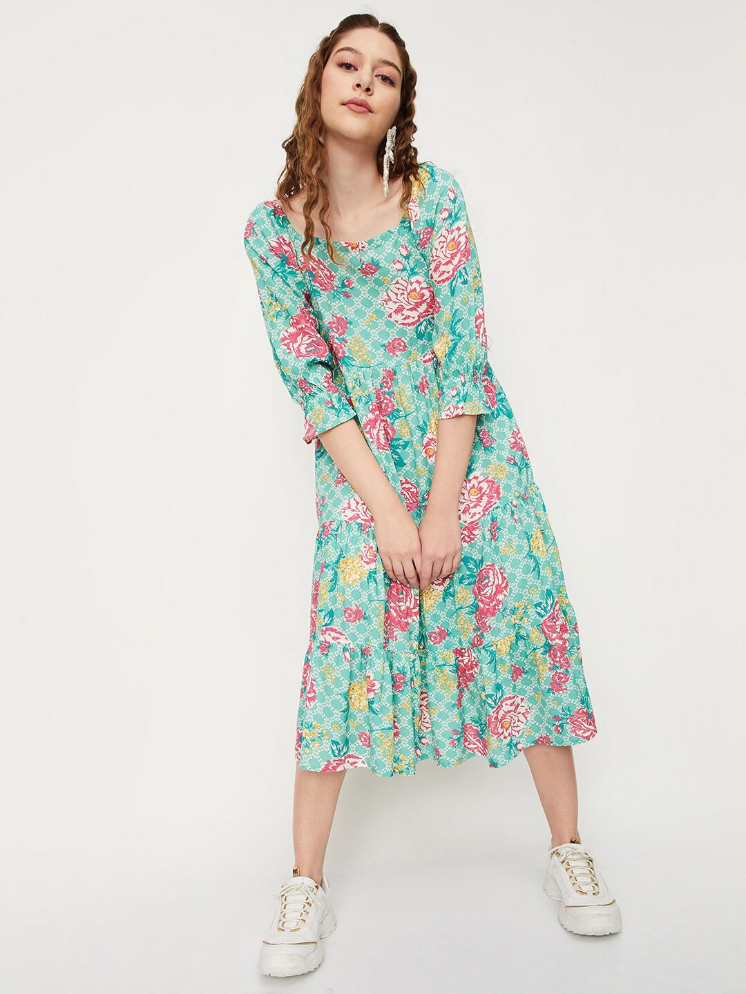 

max Green Floral Printed Puff Sleeve Square Neck Fit & Flare Midi Dress