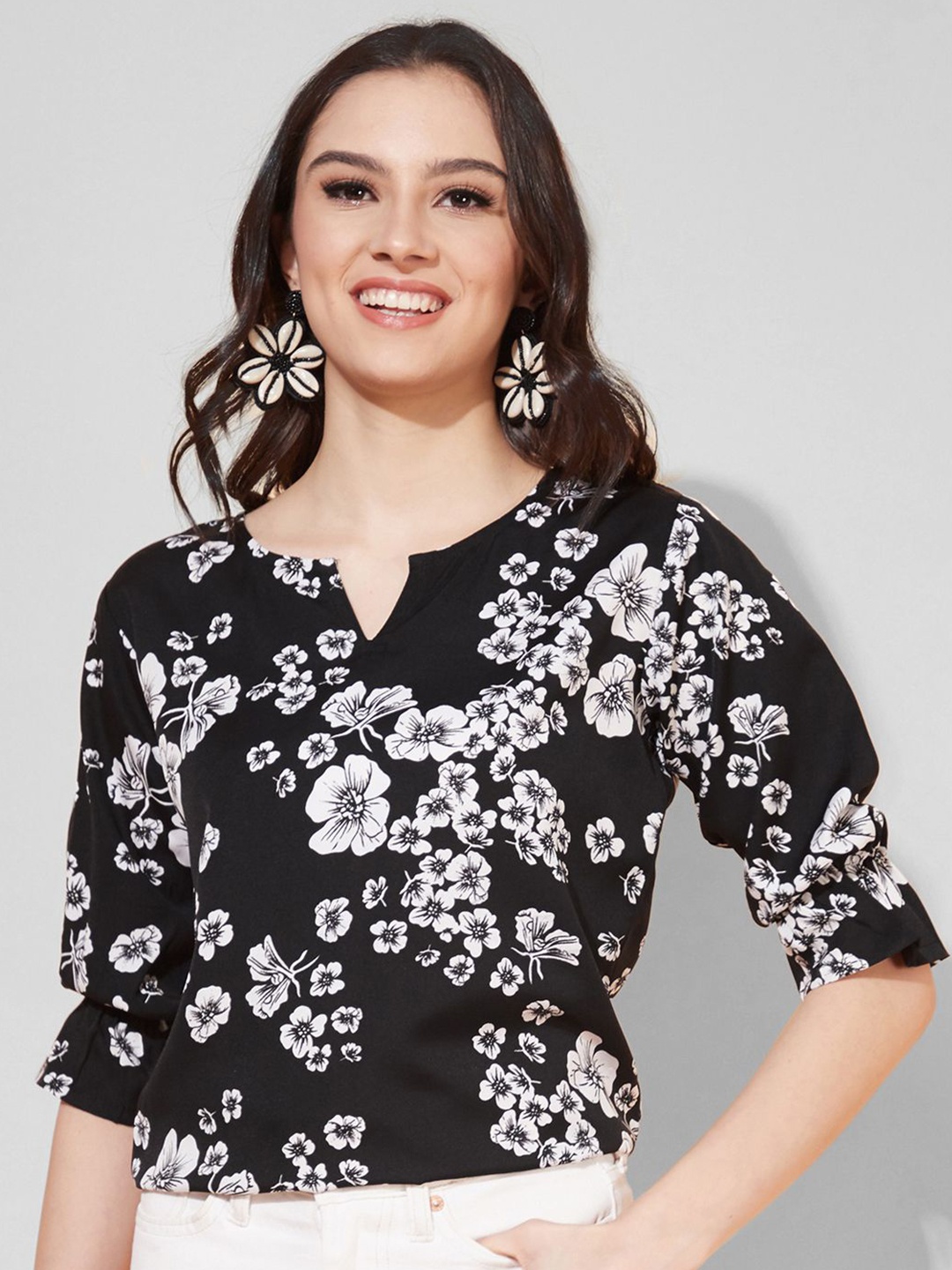 

Selvia Floral Printed Crepe Top, Black