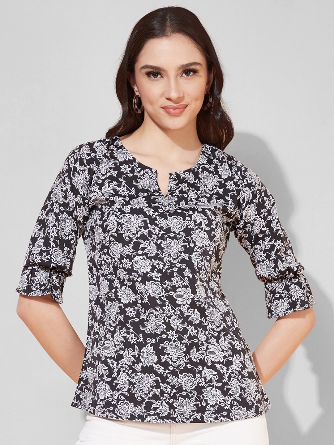 

Selvia Floral Printed Crepe Top, Black
