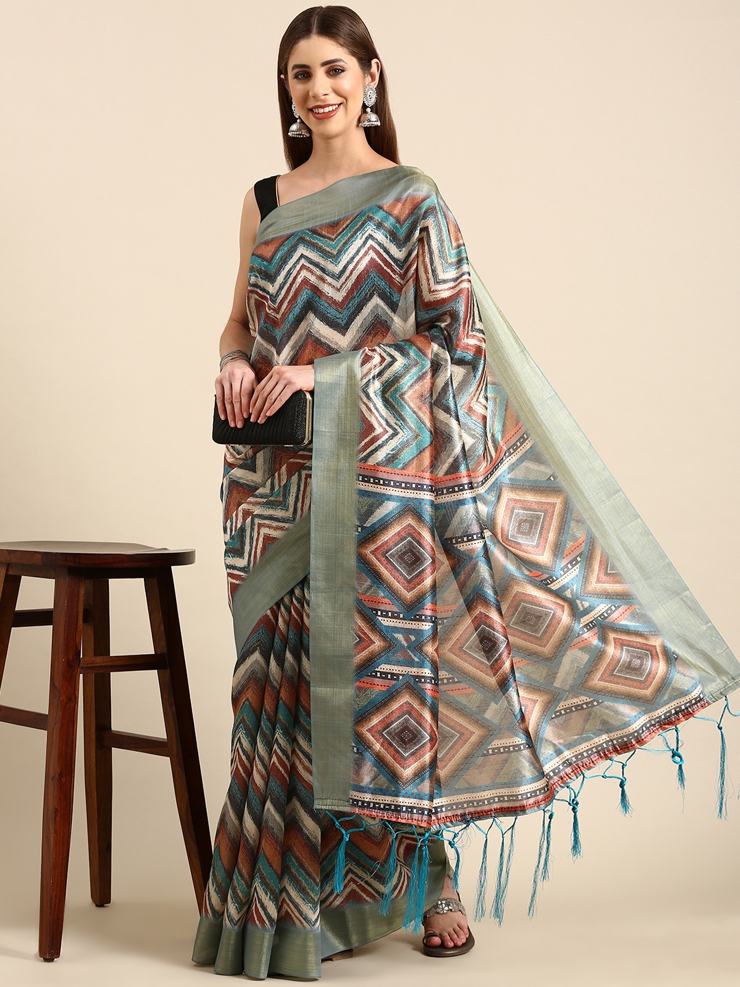 

SHANVIKA Chevron Print Saree, Multi