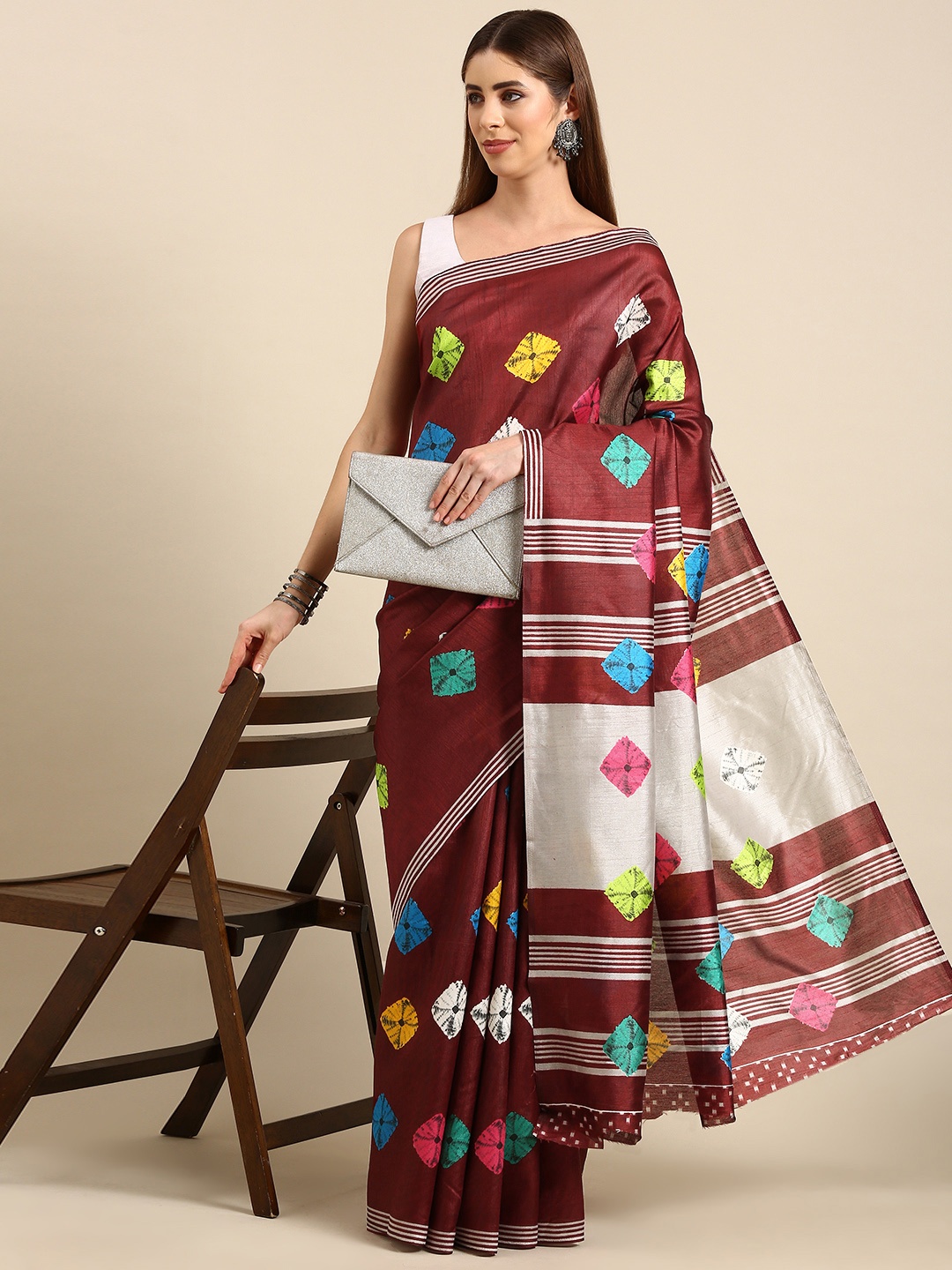 

SHANVIKA Geometric Printed Art Silk Saree, Maroon