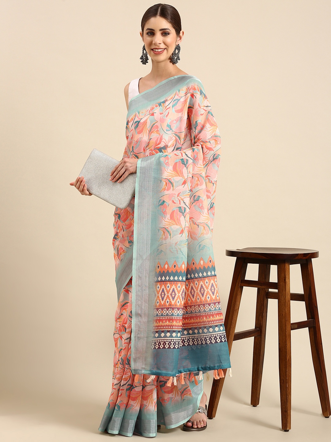 

SHANVIKA Floral Linen Blend Saree, Peach