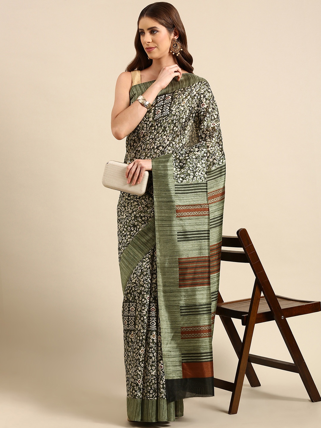 

SHANVIKA Bagh Printed Art Silk Saree, Green