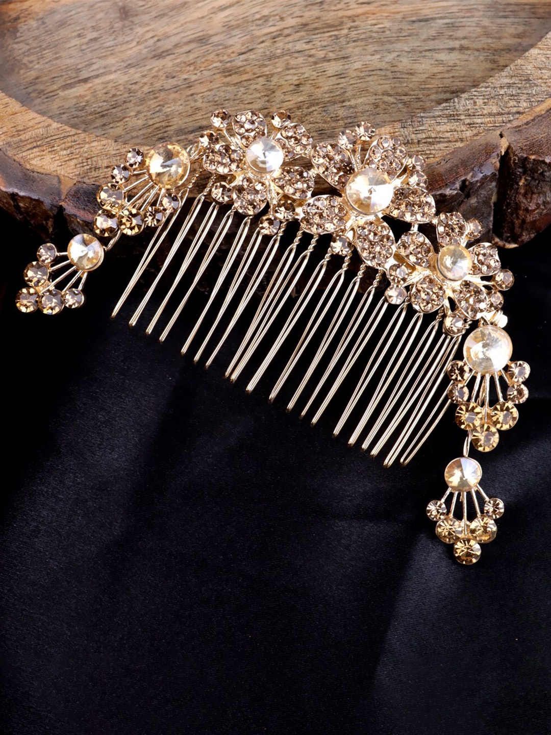 

VAGHBHATT Women Embellished Comb Pin, Gold