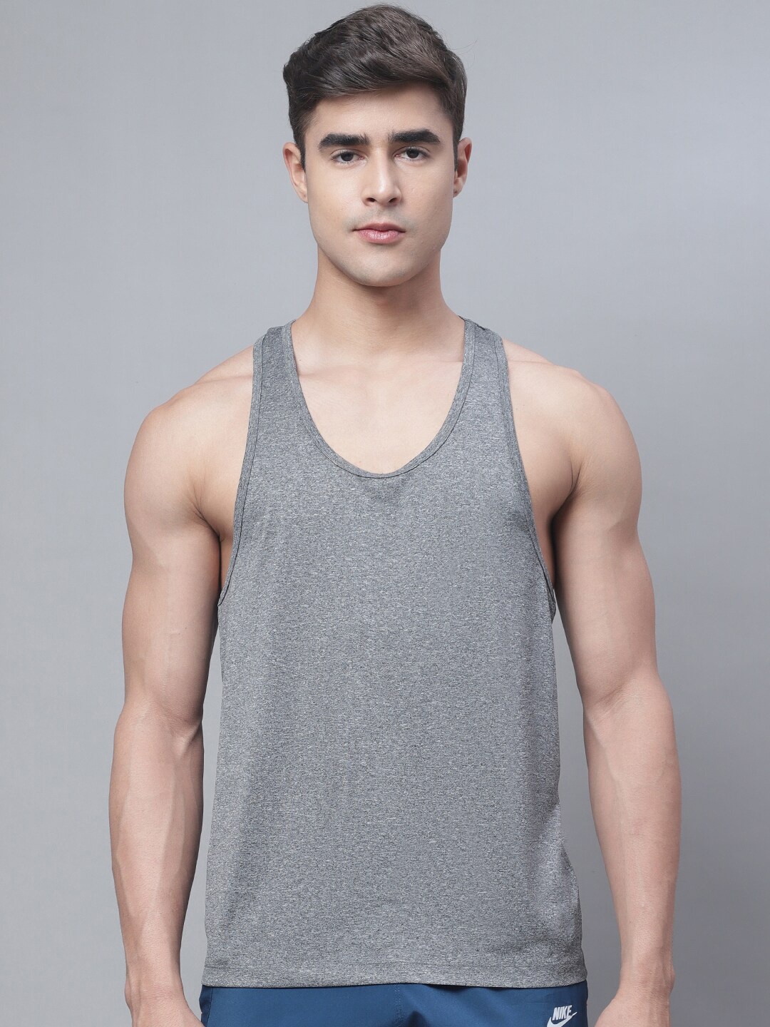 

Friskers Men Sleeveless Anti-odor Technology Dry Fit Sports Gym Vest, Grey