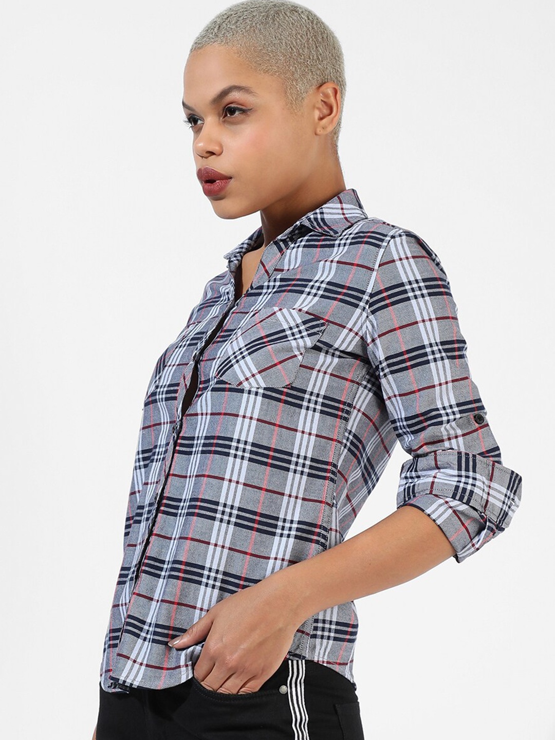 

Campus Sutra Tartan Checked Spread Collar Roll-Up Sleeves Classic Cotton Casual Shirt, Grey