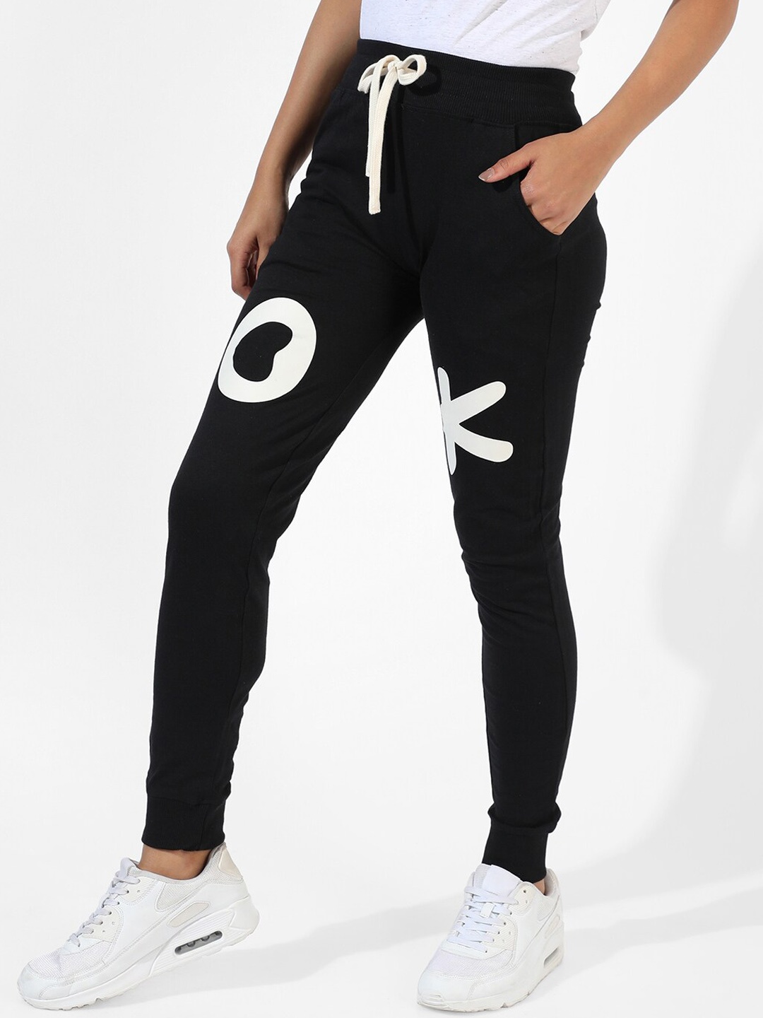 

Campus Sutra Women Typography Printed Cotton Dry Fit Joggers, Black