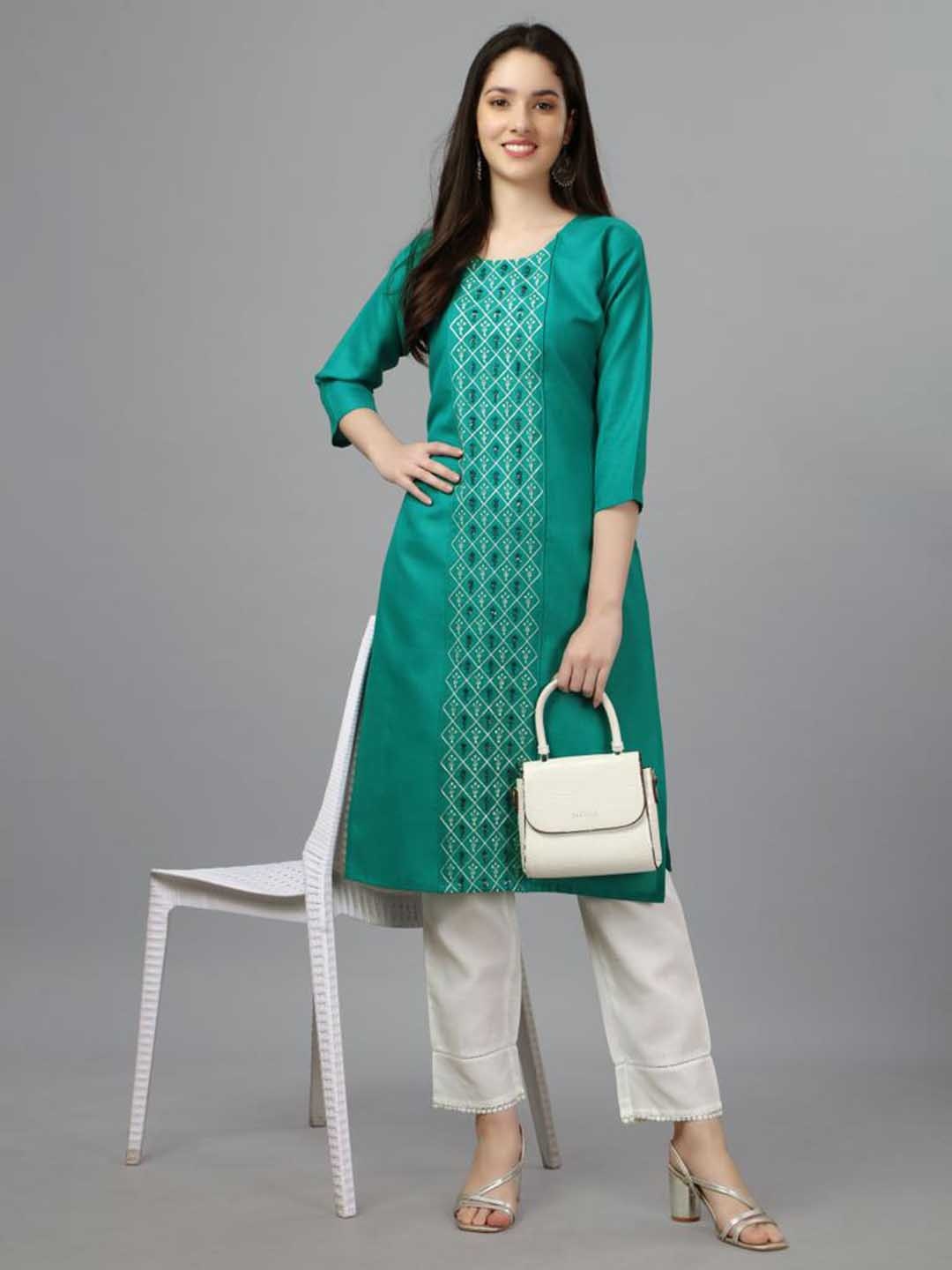 

MotiHamir Ethnic Motifs Embroidered Sequinned Kurta, Green