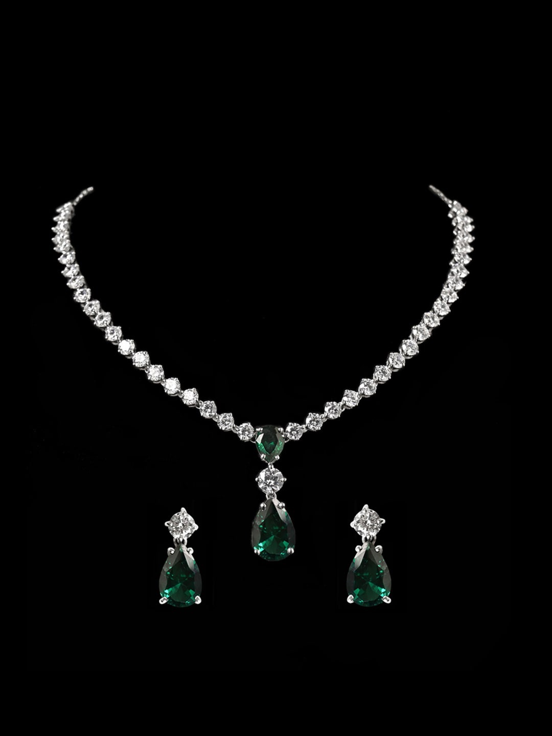 

Clara 925 Silver Rhodium Plated CZ-Studded Solitaire Jewellery Set