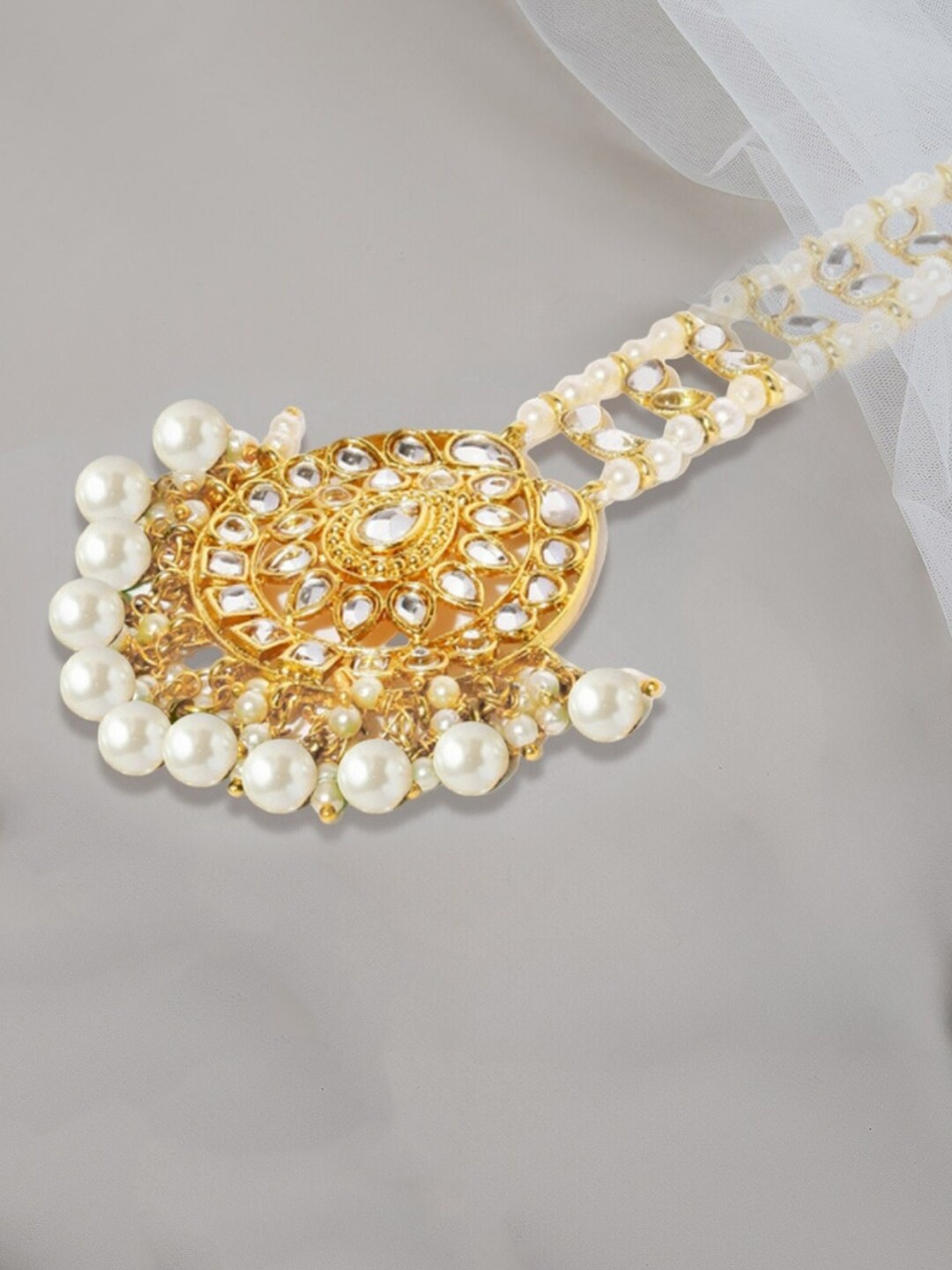 

OOMPH Gold Plated Kundan Studded & Beaded Maangtikka