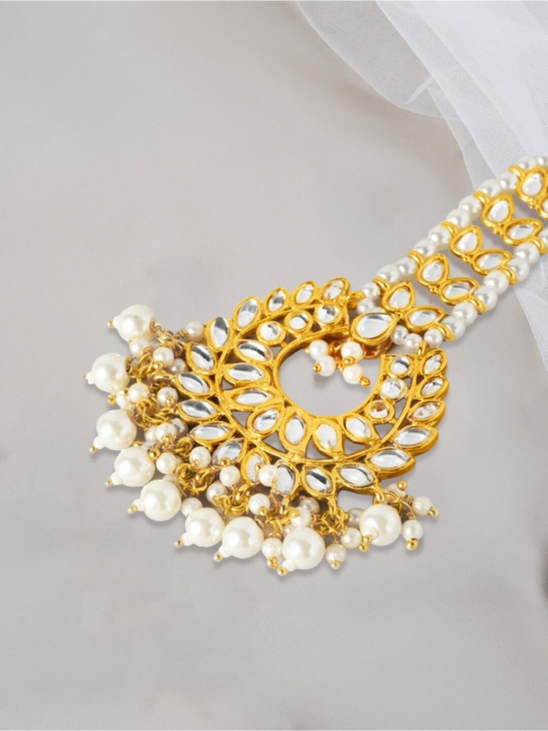 

OOMPH Gold Plated Kundan Studded & Beaded Maangtikka