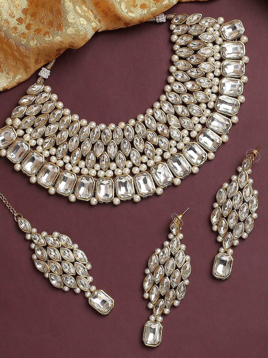 

OOMPH Kundan Studded & Beaded Jadau Jewellery Set, Gold