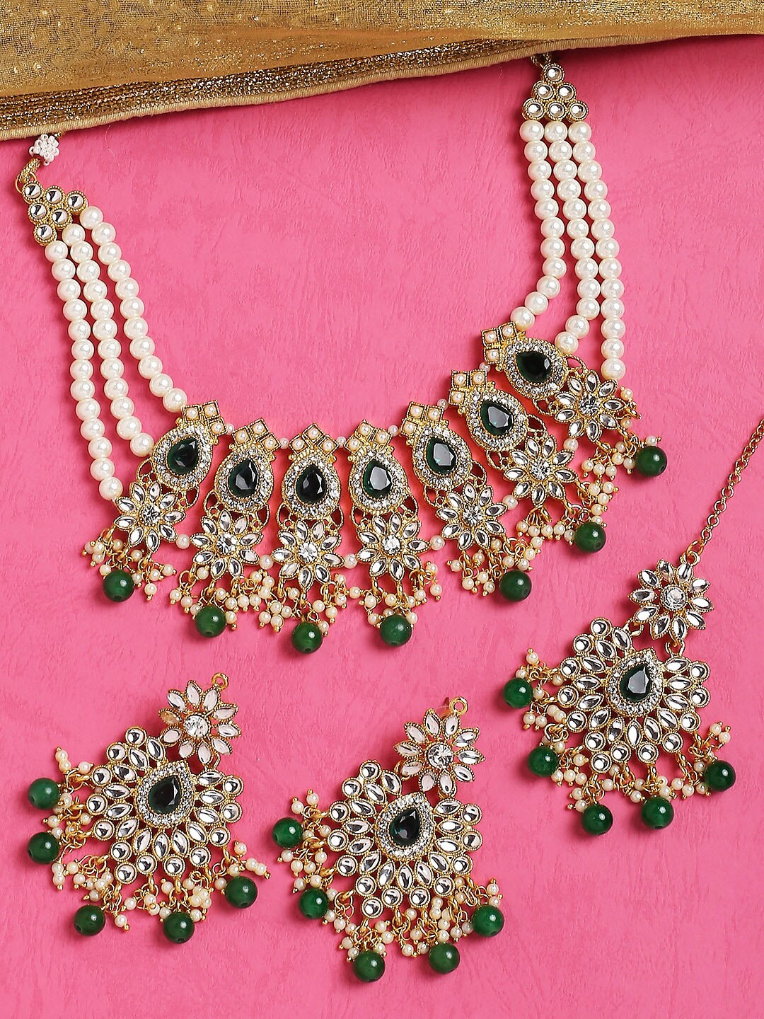 

OOMPH Kundan-Studded & Pearl Beaded Jewellery Set With Maangtikka, Gold