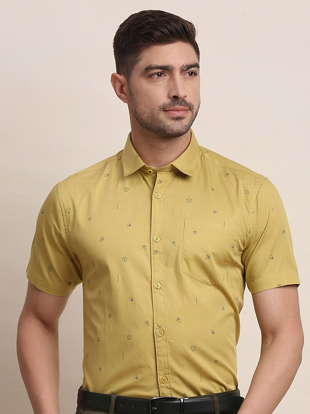 

INVICTUS Geometric Printed Cutaway Collar Original Pure Cotton Slim Fit Formal Shirt, Mustard