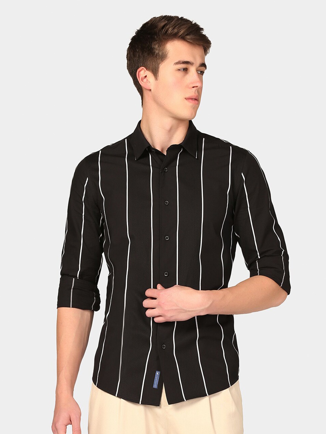 

Blackberrys Vertical Striped Cutaway Collar India Slim Pure Cotton Shirt, Black