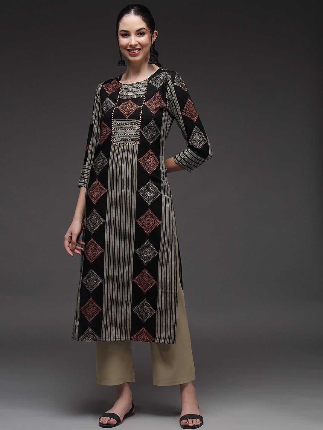

Spera Ethnic Motifs Printed Sequined Straight Kurta, Black
