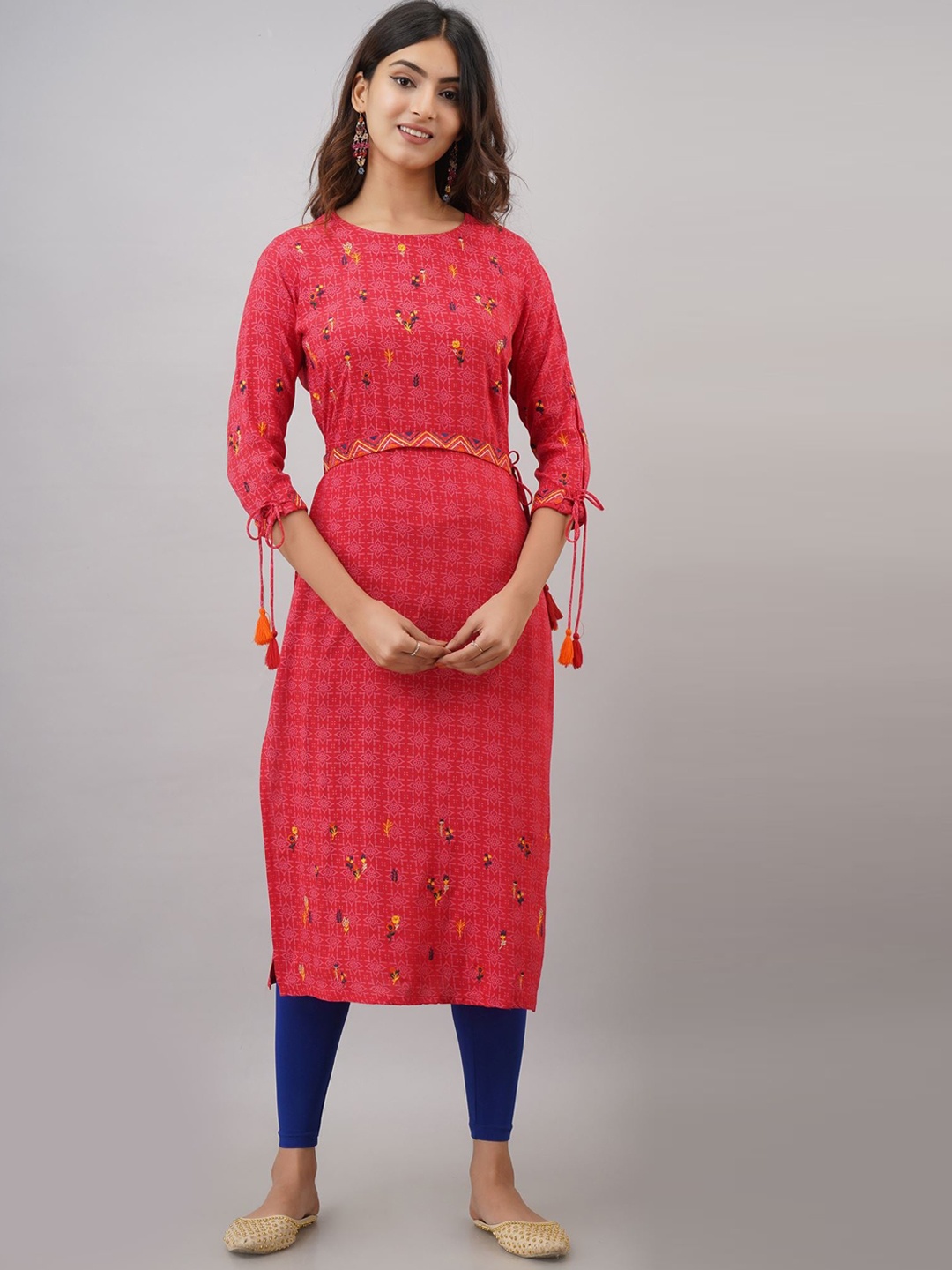 

Spera Ethnic Motifs Printed Thread Work Kurta, Red